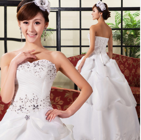 Бүсгүй та хуримын даашинзаа сонгох гэж байна уу?